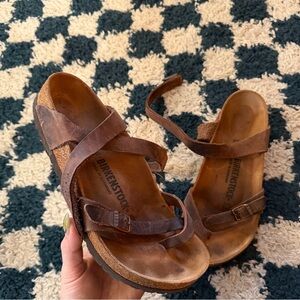 Birkenstock Yara Oiled Leather Sandals Size 39/8